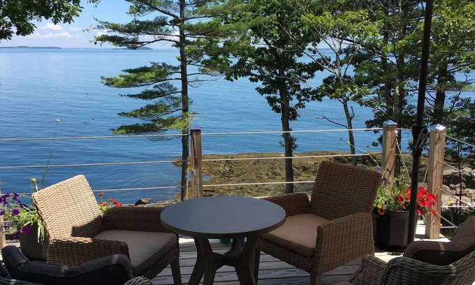 Rockport House | Rockport Camden steps to sea! Oceanfront designerHouse! Air Con!