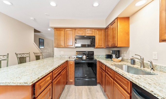 Historic District Villa | Rockridge #47