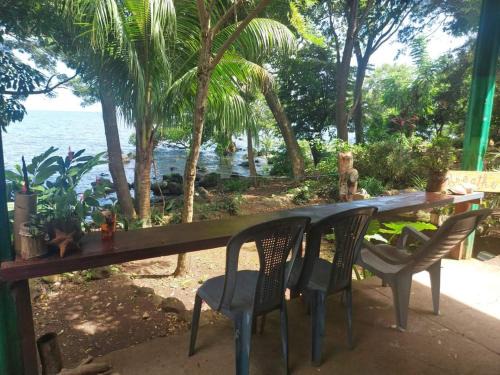 Balgue Bed & Breakfast | Rocks Beach