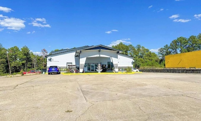 Hattiesburg Apartment | Rodeway Inn Hattiesburg North - King Room - Smoking 5