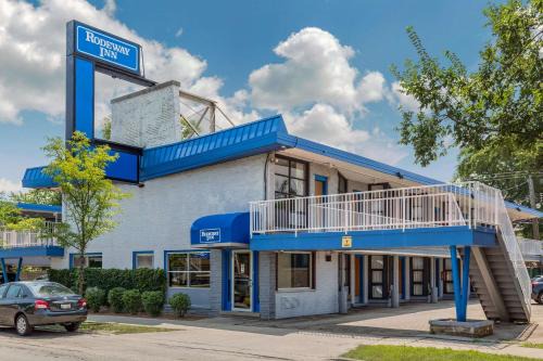 Peterson Park Hotel | Rodeway Inn