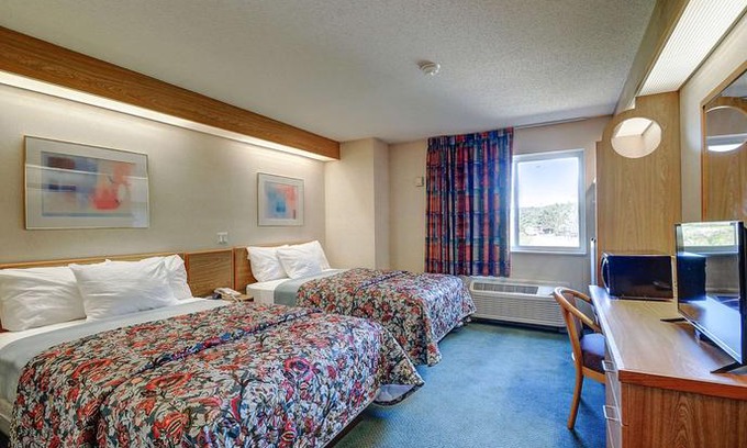 Willington Hotel | Rodeway Inn Willington