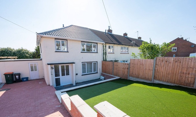 Rogerstone House | Rogerstone House by Tŷ SA