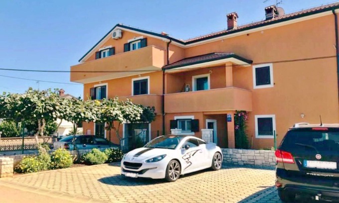 Zambratija Apartment | Romantic Apartment Anita1 in Zambratija – Near the Beach & Mediterranean Charm