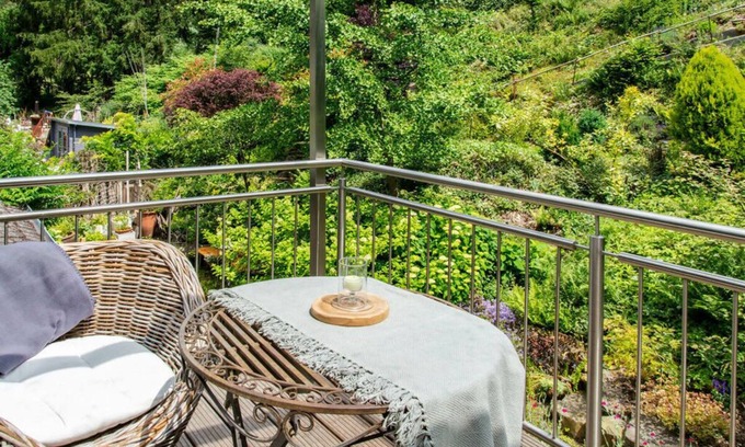 Arzheim Apartment | Romantic apartment with balcony