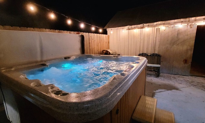 Augusta Cottage | Romantic Augusta Cottage w/hot tub