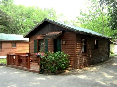 Inverness House | Romantic Cabin Incredible for Outdoor Activities in Inverness, Florida
