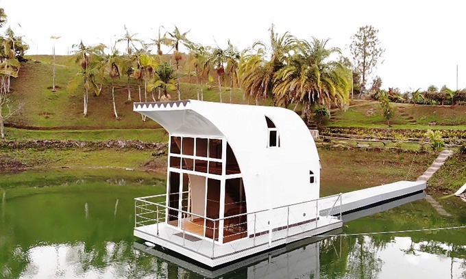Guatape Boat Rental | Romantic houseboat in nature and enjoy the simplicity of this quiet accommodation