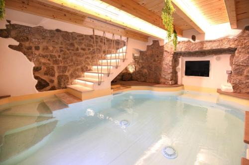 Castelsardo Historic Centre Apartment | Romantic private pool room Relax in Castelsardo
