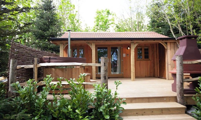 Hythe Cabin | Romantic retreat. Private and peaceful wooded location. nPrivate hot tub.