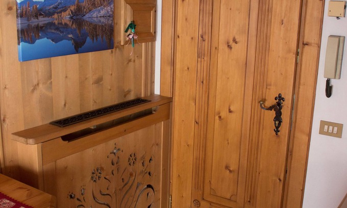 Cortina d'Ampezzo Apartment | Romantic Suite Cristallo - sunny, Wi-Fi, balcony, parking space, bus 130mt away