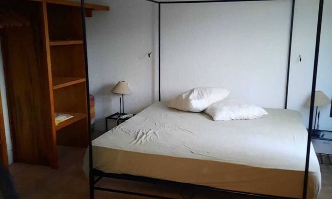 Nianing Bed & Breakfast | Romantic villa with bath 10 minutes from the beach