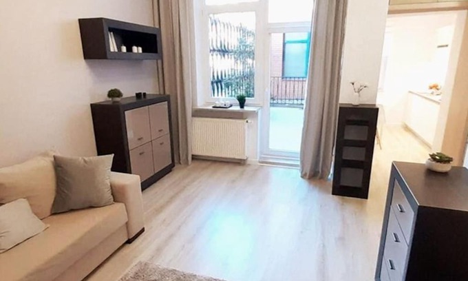 Mirow Apartment | Rondo ONZ Metro, Krochmalna 32A Street