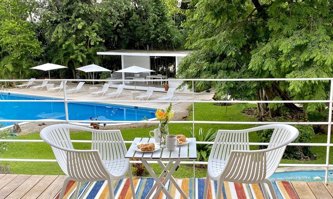 Playacar Fase II Condo | ✪ Rooftop BBQ✪ Playacar 4 br in Golf, Netflix, Parking, WiFi, Pool & Gym