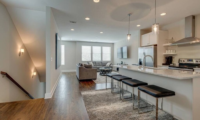 Hillsboro Village House | Rooftop Townhome+Pet Friendly+12 South