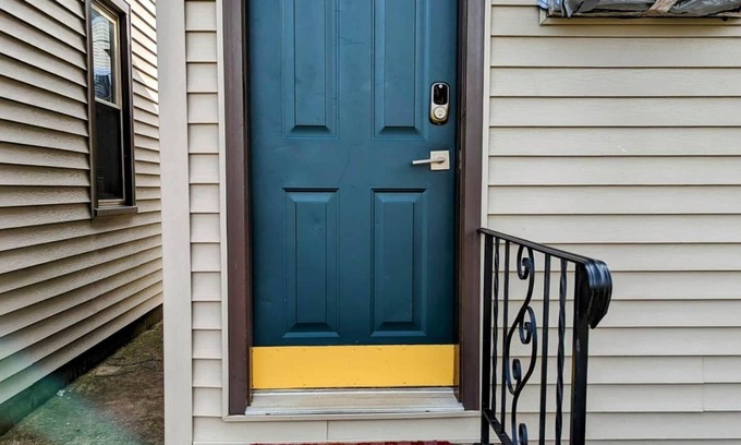Lewiston Apartment | Room 2 - Riverside Motel - 1 Queen Bed