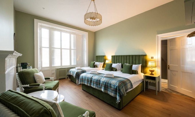 New Town House | Room 7 Summary: No. 5
