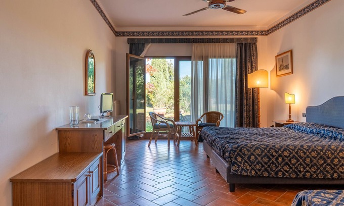 San Donato in Fronzano Apartment | Room '73 H Fattoria Degli Usignoli Tripla' with Shared Pool, Wi-Fi and Air Conditioning