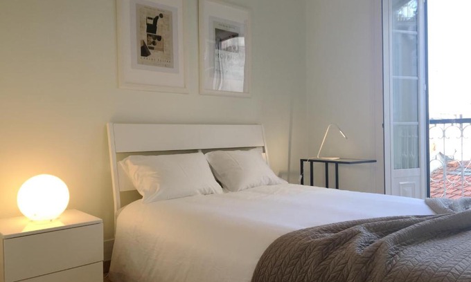 Encarnacao House | Room Atalaia - Bairro Alto