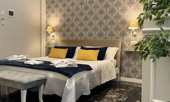 Messina Apartment | Room 'Camera Tripla' with Wi-Fi and Air Conditioning