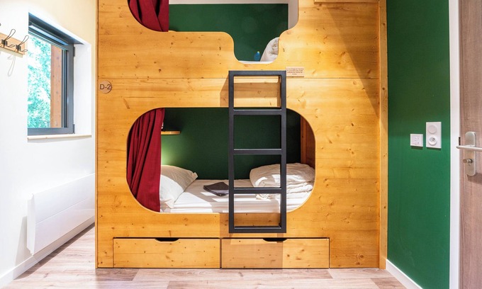 Faverges-Seythenex Apartment | Room 'Chambre D' with Mountain View, Shared Terrace and Wi-Fi