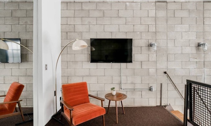 Little Italy Apartment | Room D at The Dutra Inn - Little Italy