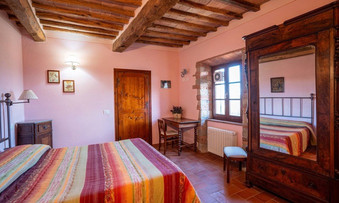 Torniella Apartment | Room 'Del Chiodo - Uva Spina' with Mountain View, Shared Terrace and Wi-Fi
