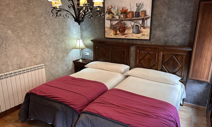 Lerin Apartment | Room 'El Mochuelo' with Mountain View, Wi-Fi and Air Conditioning