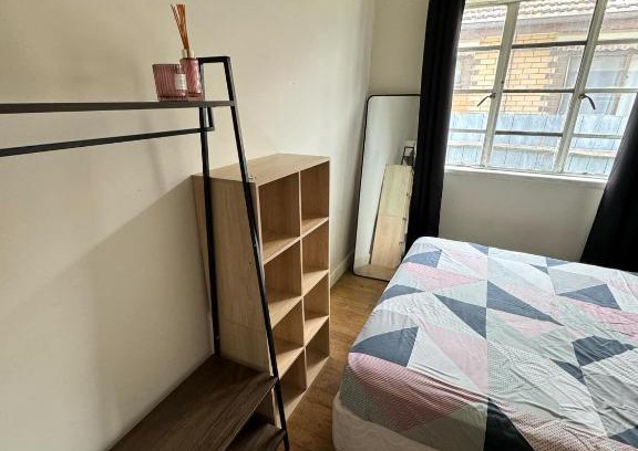 St. Albans House | Room near to Melbourne Airport & Train Station