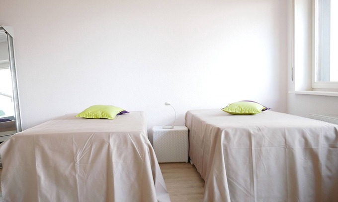 Urberg Apartment | Room 'Nr 1' with Shared Terrace and Shared Garden