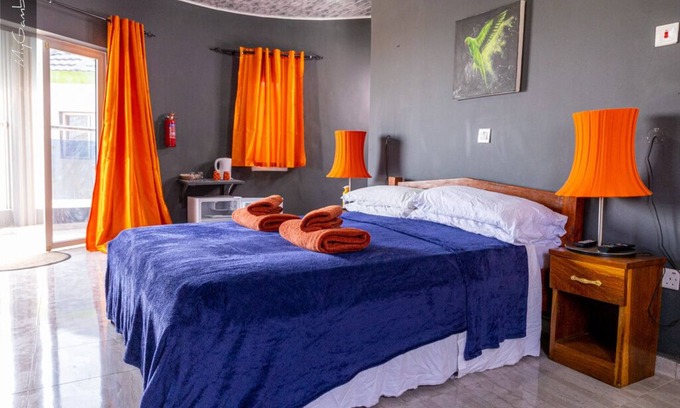 Bakau Apartment | Room - Sleeps 3 - Balcony - Pool - Parking