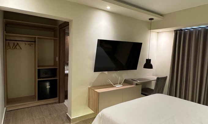 Renacimiento Apartment | Room w/private bathroom in Mirador Norte, Santo Domingo