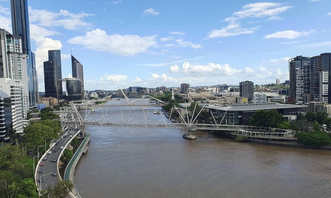 Brisbane Central Business District Apartment | Room with a Brisbane river view