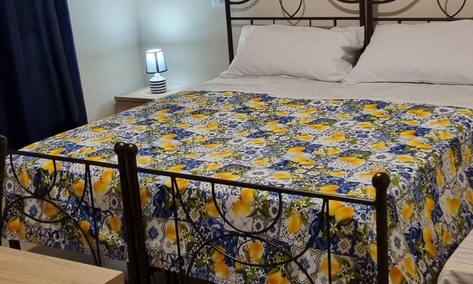 Palmi Resort | Room with breakfast included in cottage Holiday home in Palmi Pietrenere.