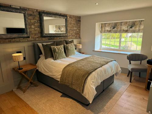 Llangattock Hotel | Rooms at The Vine Tree
