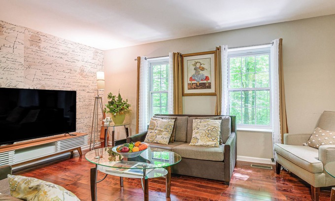 Long Reach House | Roomy Columbia Retreat ~ 17 Mi to Dtwn Baltimore