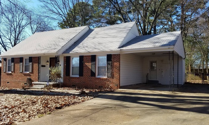 Memphis House | Roomy house on a quiet cove near the U of M