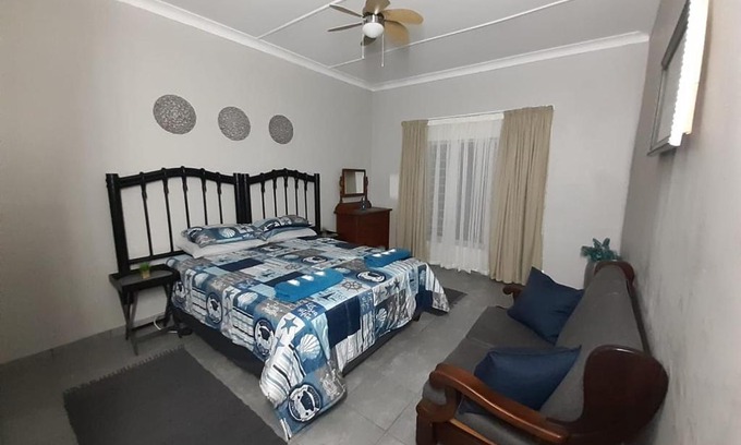 Bela-Bela Apartment | Roos Getaway Apartments #4