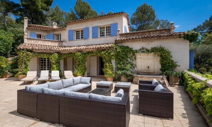 Roquefort-les-Pins Villa | Roquefort-les-Pins Villa Sleeps 8 Pool Air Con WiFi
