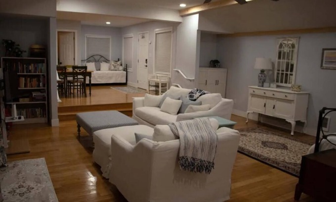 North Bend Cottage | Rose Cottage 222