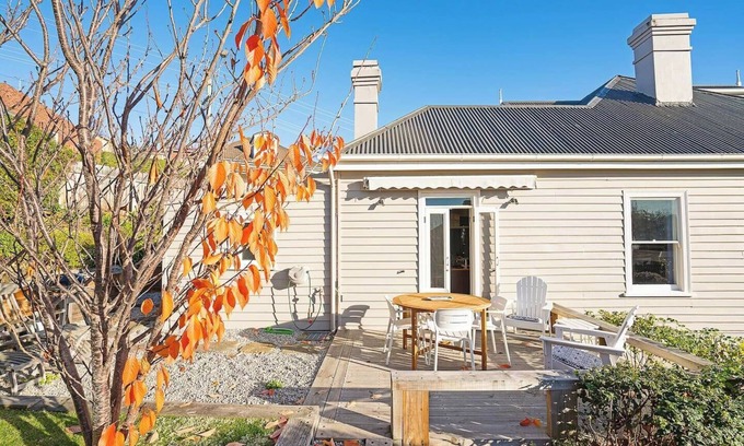 West Hobart House | Rose Cottage Charming Haven near CBD and Waterfront