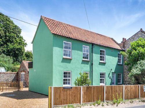 Fakenham House | Rose Cottage