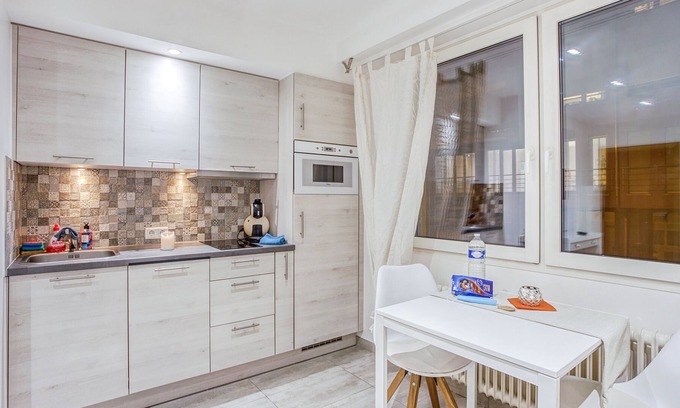 Gare Apartment | Rose Garden, City center luxery Apartment, Free easy 24 hrs SELF CHECK IN