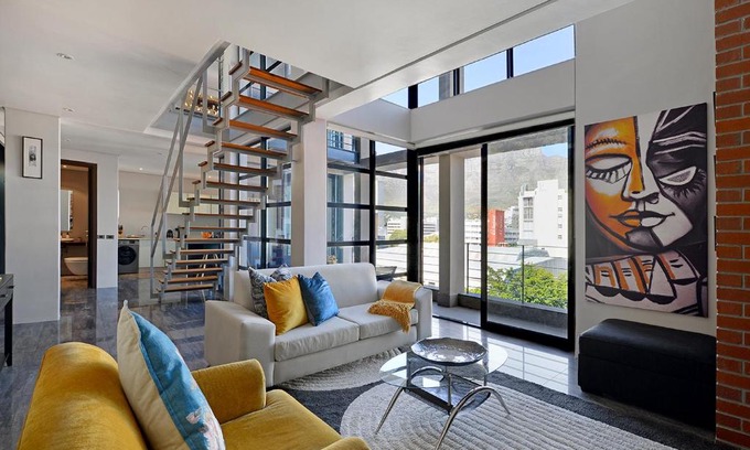 Bo'Kaap Apartment | Rose - Luxury City living with views!