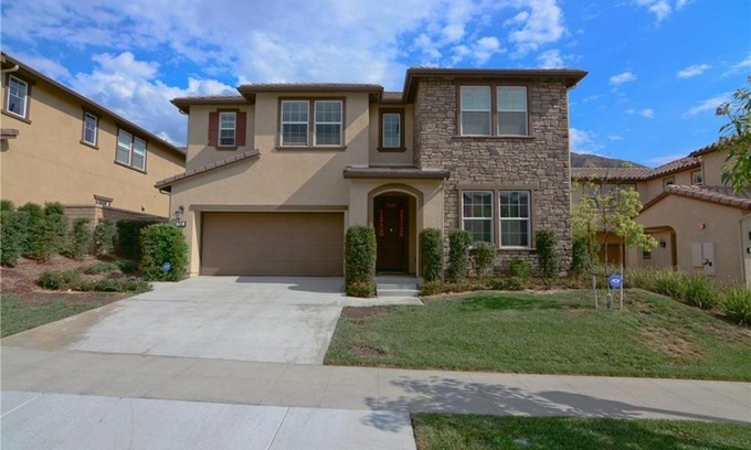 Azusa House | Rosedale Azusa