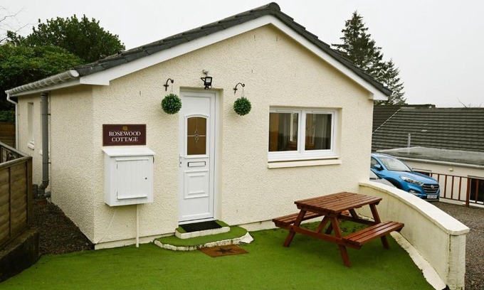 Fort William House | Rosewood Cottage
