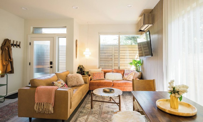 Roosevelt House | Rosie Townhouse + Family Zoo Passes!