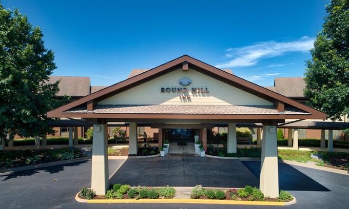 Orange Hotel | Round Hill Inn