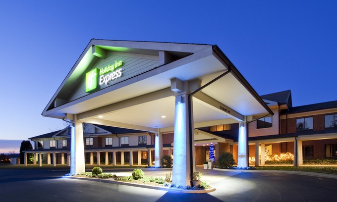 Orange Hotel | Round Hill Inn