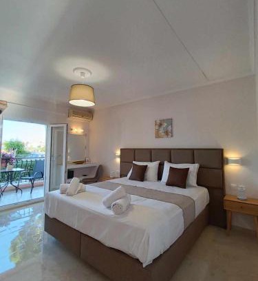 Porto Koukla Hotel | Roussa's Apartments